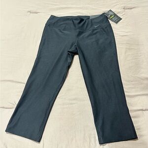 Nike Dri-FIT Black Leggings women size M NWT